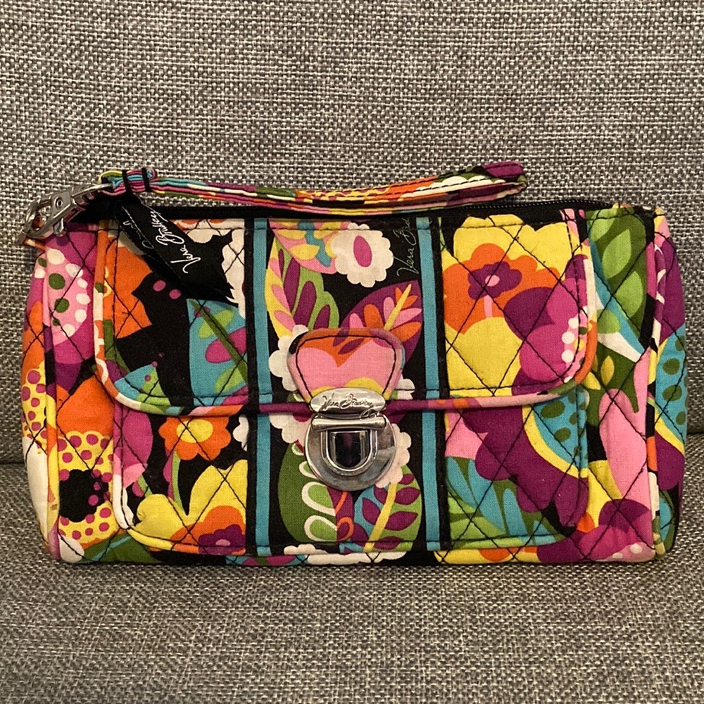 Vera Bradley Push Lock Wristlet in Va Va Bloom